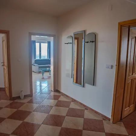 Apartment Dojmi 2 *